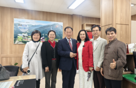 瓷笔绘韩韵 茶器传匠心 —— 裴永中在闻庆茶碗节演绎东方陶瓷艺术